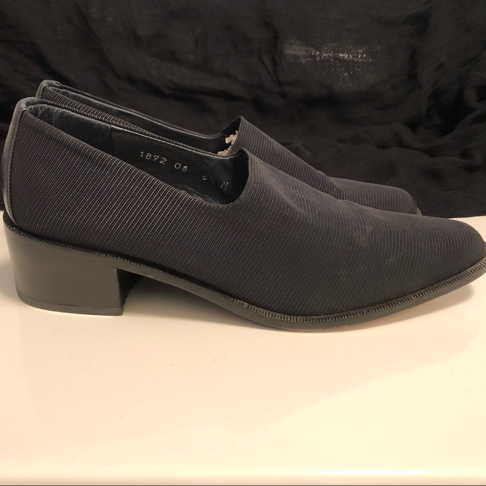 Donald J. Pliner Navy Stretch Fabric Slip On Low Heel Women’s Size 6.6